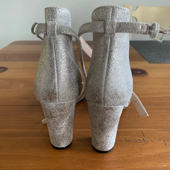 Vince Camuto corlina Silver block sandal Heels - Picture 2 of 3